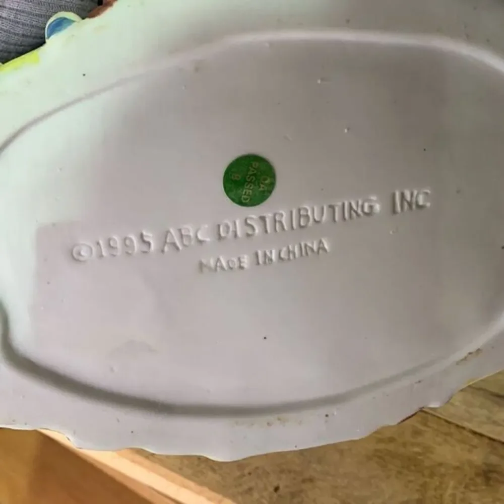 ‎1995 porcelain Easter house basket   Easter decoration. Vintage